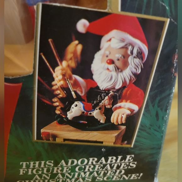 RARE! HARD TO FIND 1994 MR CHRISTMAS SANTA AT HIS WORK BENCH - Picture 12 of 17